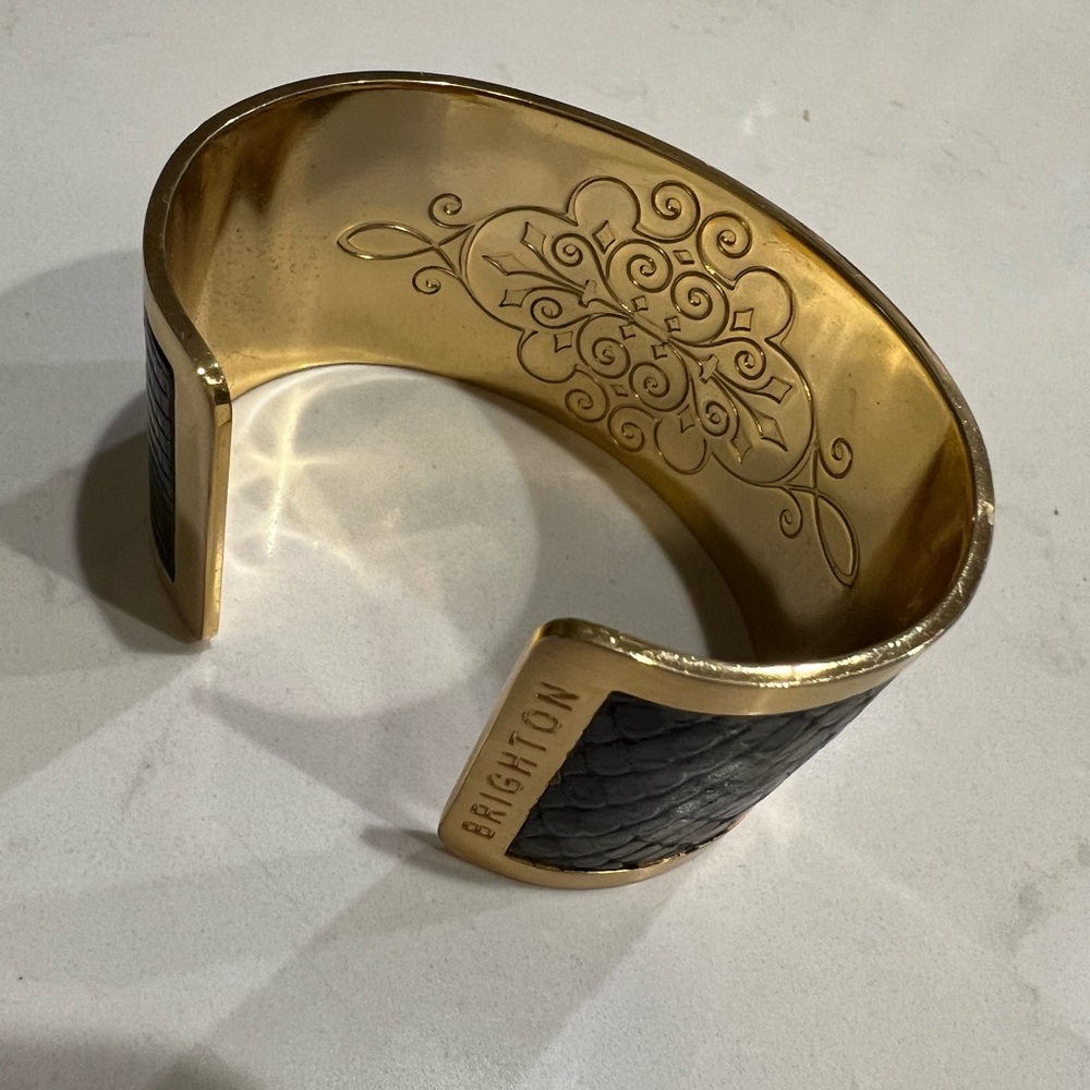 Cuff bracelet - Picture 5 of 6